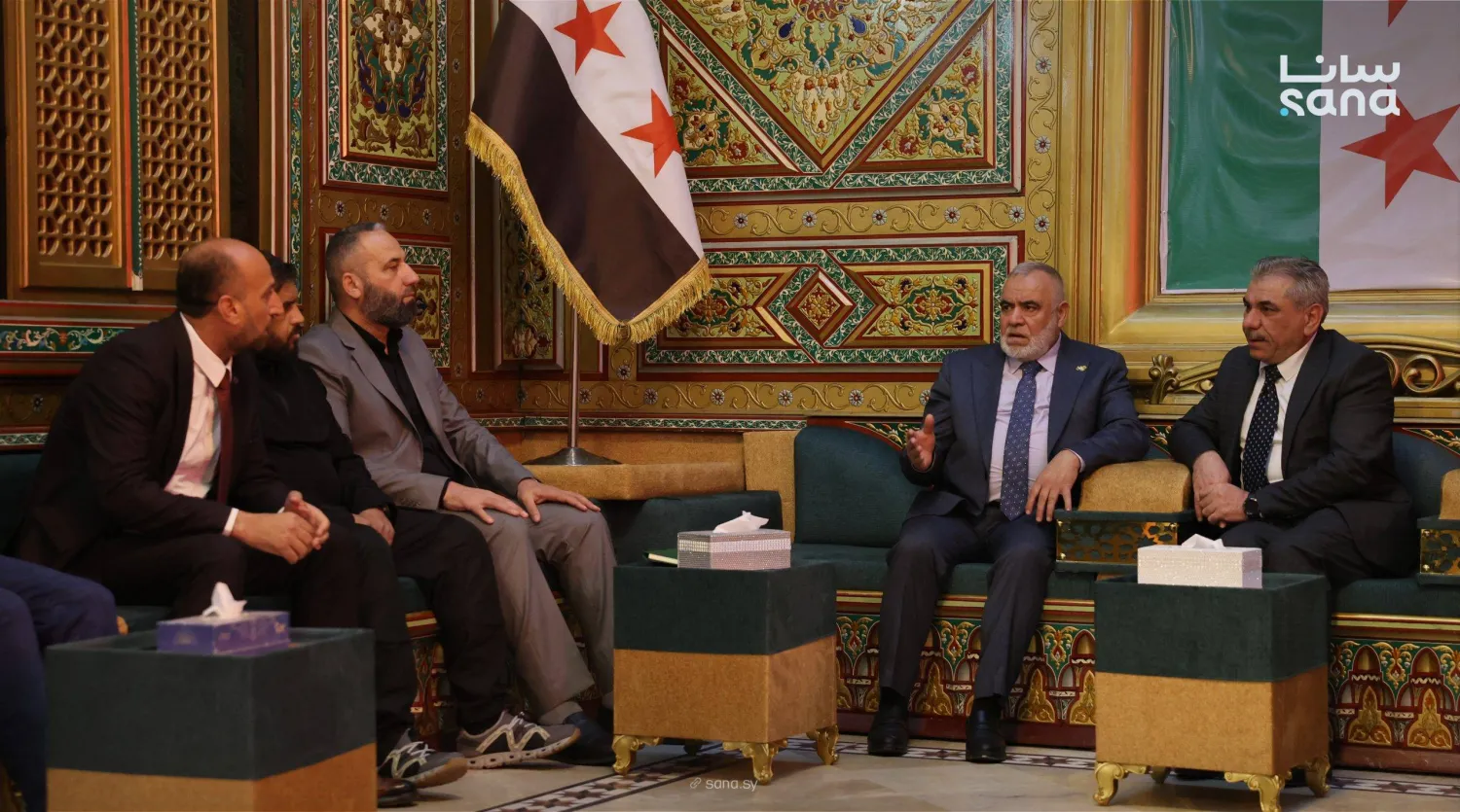 اجتماع محافظ الحسكة نور الدين أحمد ومدير الأحوال المدنية الأحد لتنظيم إجراءات تجنيس الكرد (سانا)