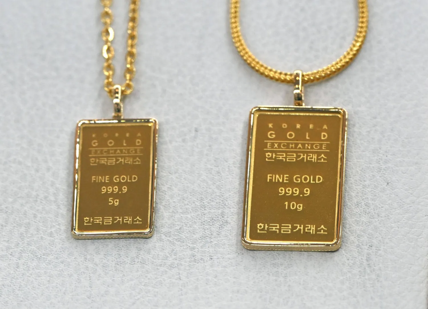 Gold jewelry in a Korean gold exchange store in Seoul (AFP)