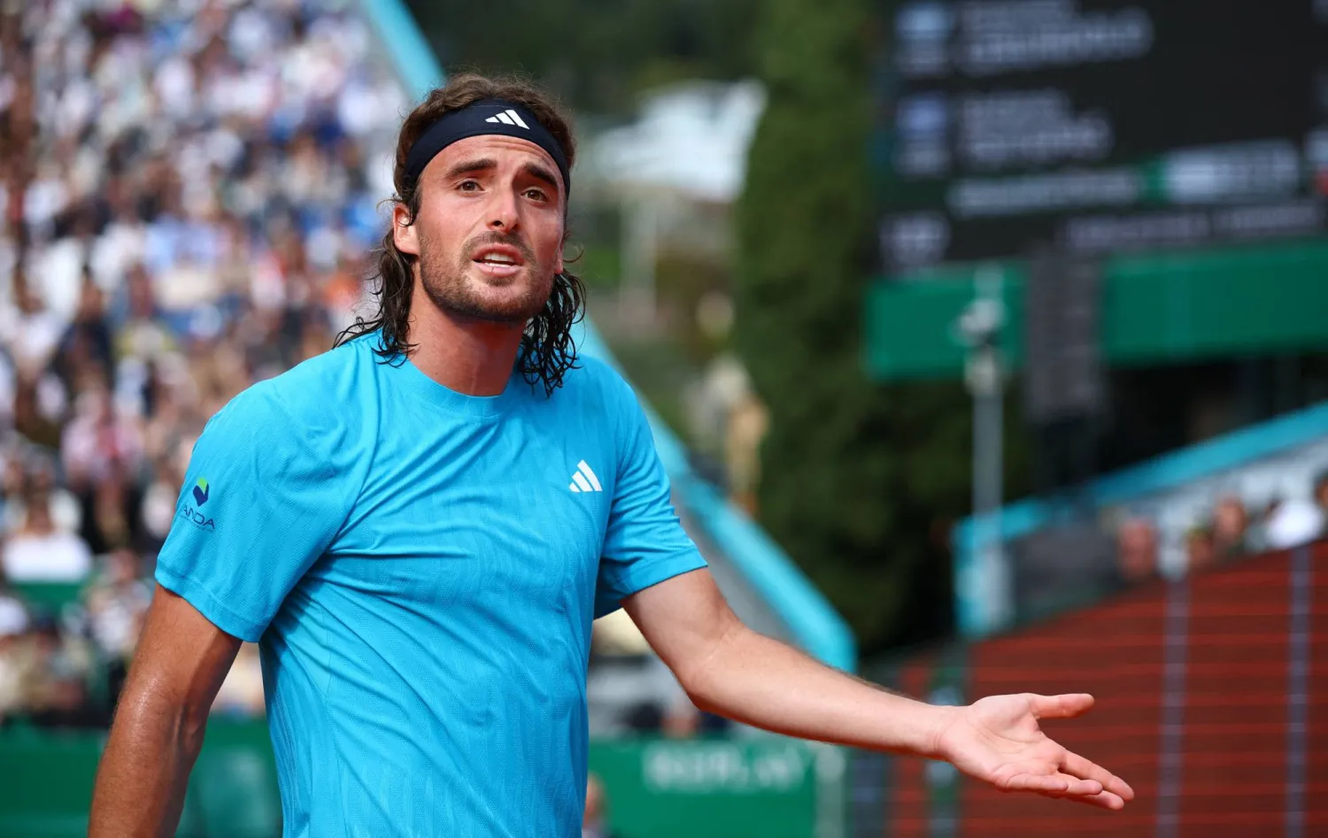 اليوناني ستيفانوس تسيتسيباس يودّع «مونت كارلو» (رويترز)