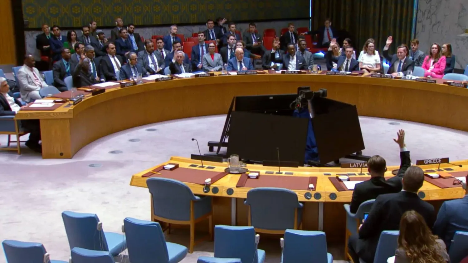 مجلس الأمن الدولي خلال تصويته على مشروع القرار الذي قدمته البحرين الثلاثاء (الأمم المتحدة)