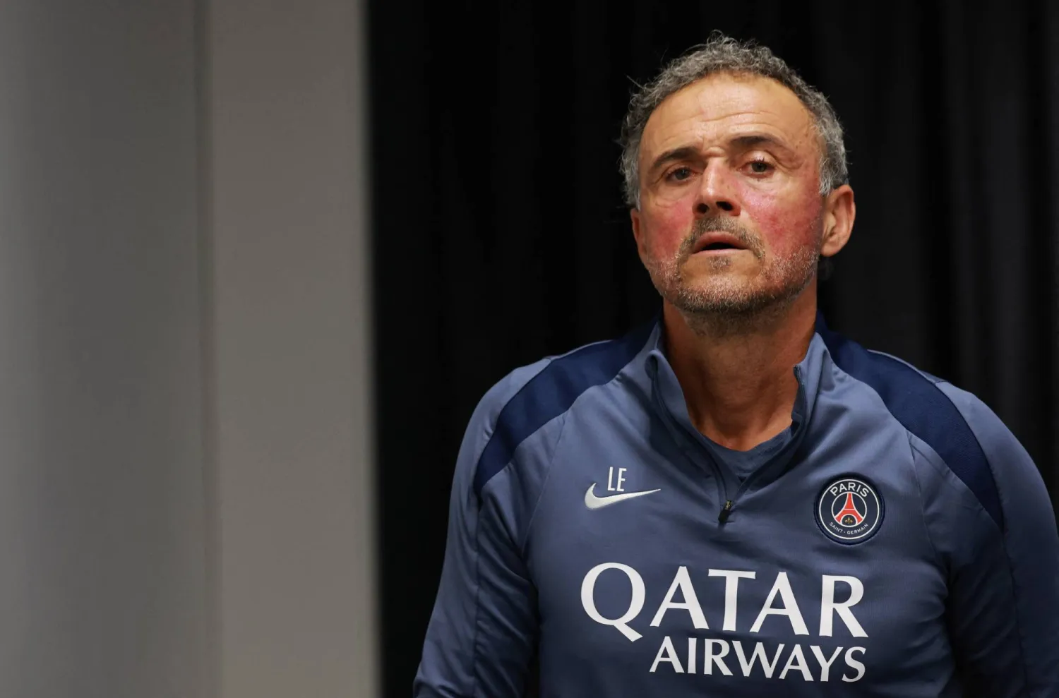 لويس إنريكي مدرب باريس سان جيرمان (رويترز) 