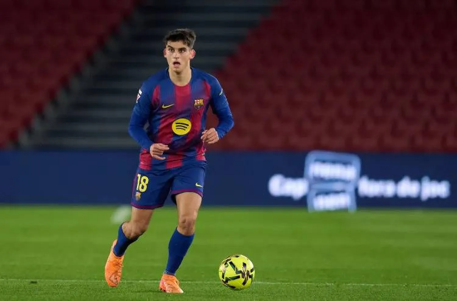 جيرارد مارتن مدافع برشلونة (نادي برشلونة)