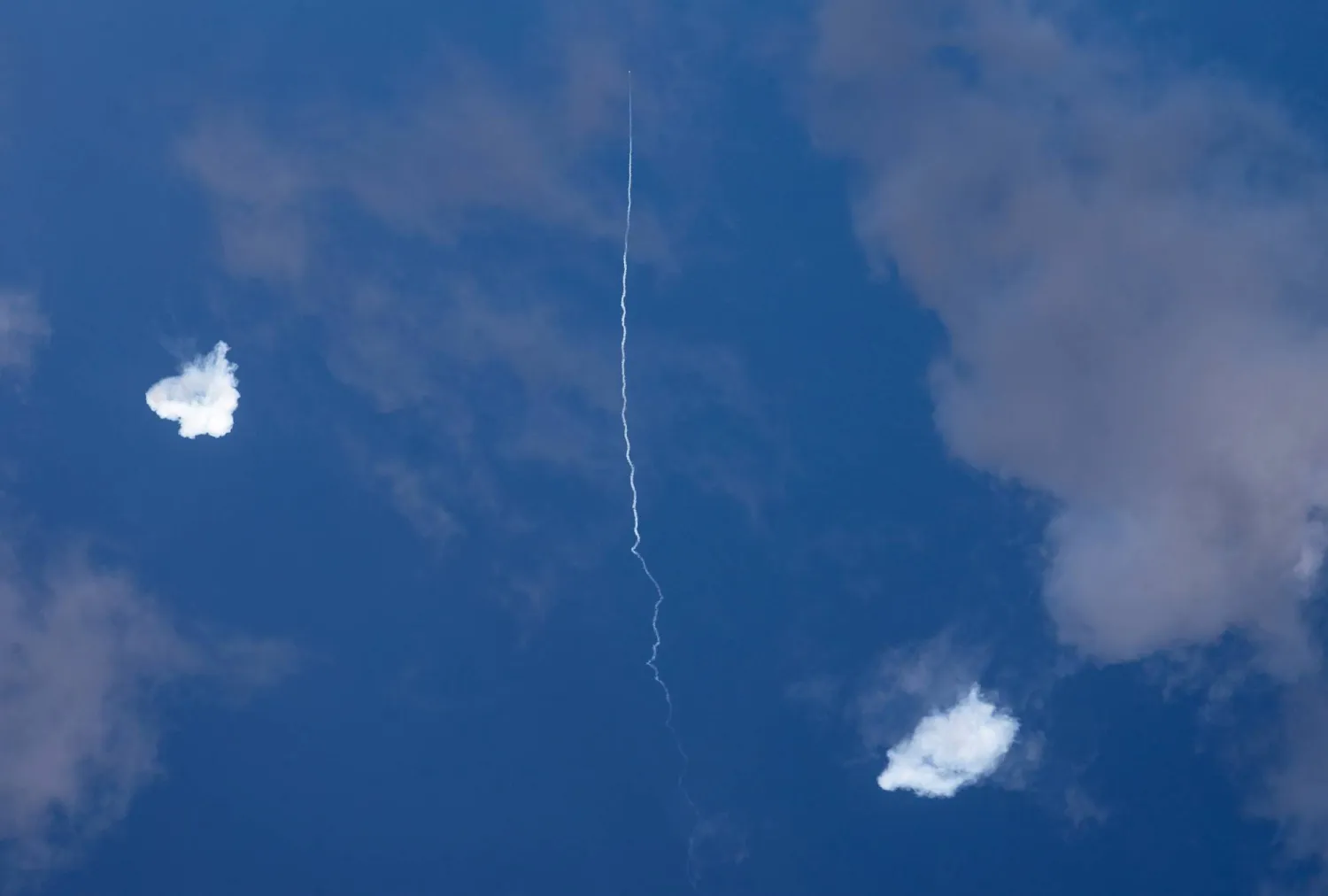 FILED - 18 March 2026, Qatar, Doha: The Qatari Armed Forces launch interceptor missiles into the sky over Doha to intercept incoming Iranian missiles. Photo: Stringer/dpa