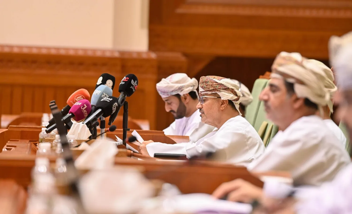 وزير النقل العماني يتحدث أمام مجلس الشورى (وكالة أنباء عمان)