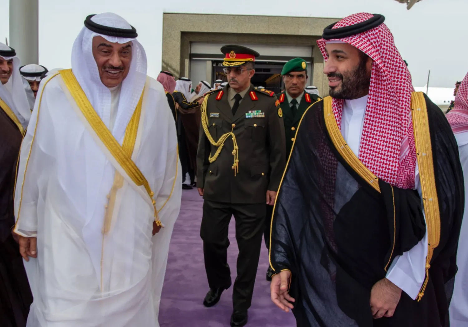 ولي العهد السعودي الأمير محمد بن سلمان مستقبِلاً نظيره الكويتي الشيخ صباح الخالد في زيارة سابقة إلى جدة (واس)