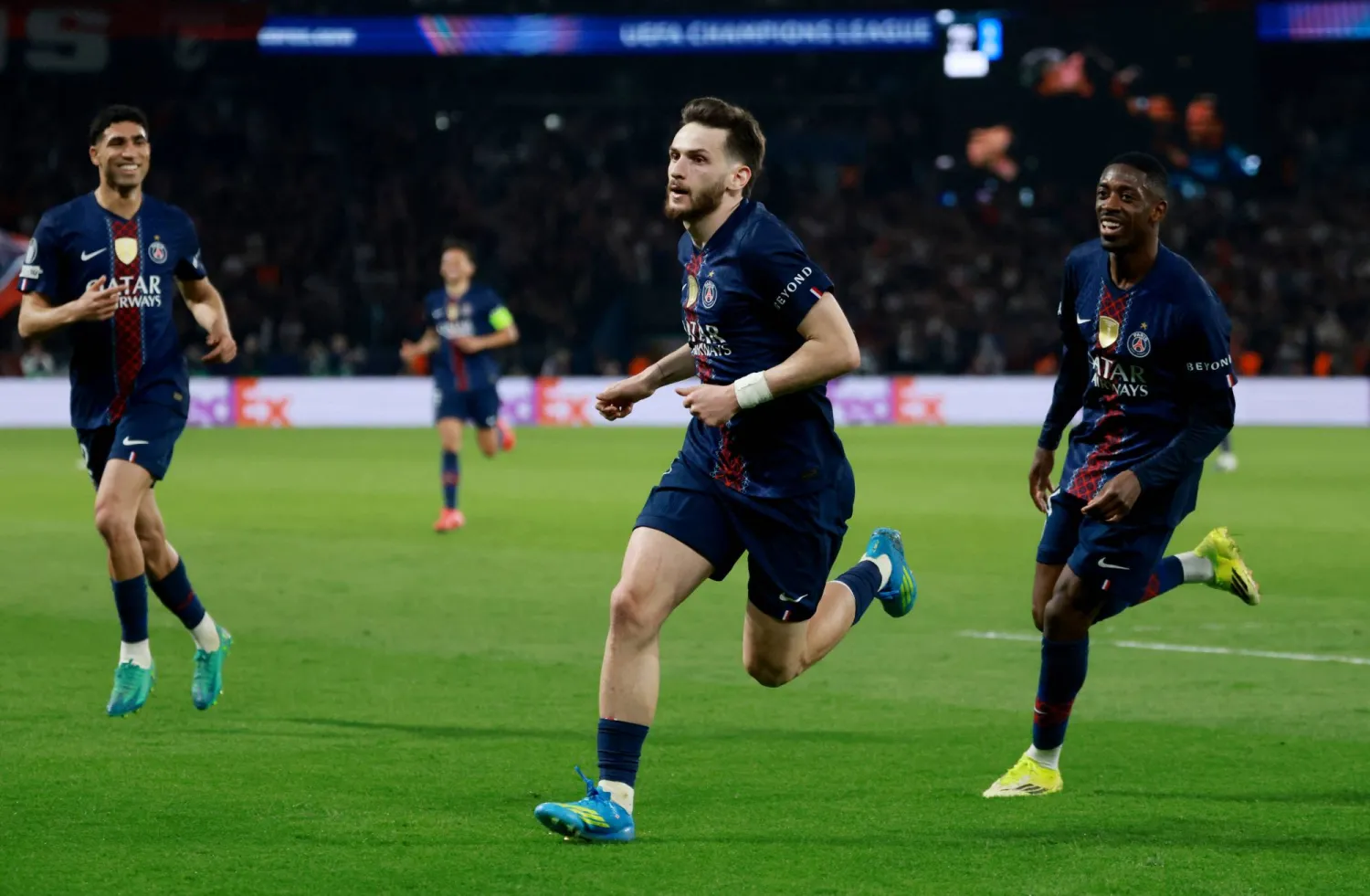 كفاراتسخيليا محتفلاً بهدفه في ليفربول (رويترز)
