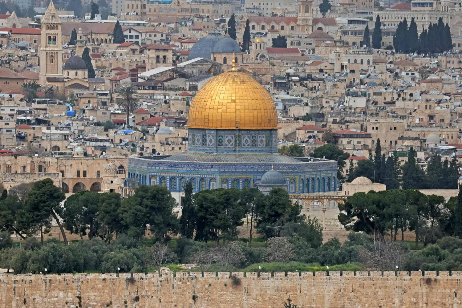 قوات الاحتلال الإسرائيلي واصلت إغلاق المسجد الأقصى أمام المصلين المسلمين لليوم الأربعين على التوالي (أ.ف.ب)