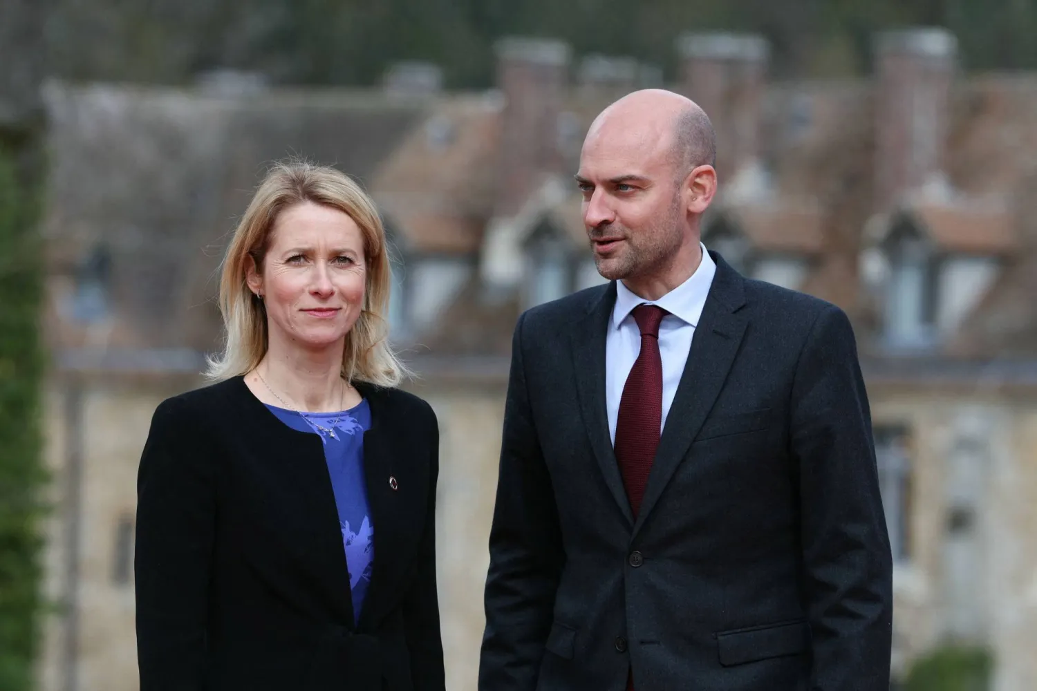 مسؤولة السياسة الخارجية بالاتحاد الأوروبي كايا كالاس ووزير الخارجية الفرنسي جان نويل بارو في باريس 26 مارس 2026 (أ.ف.ب)