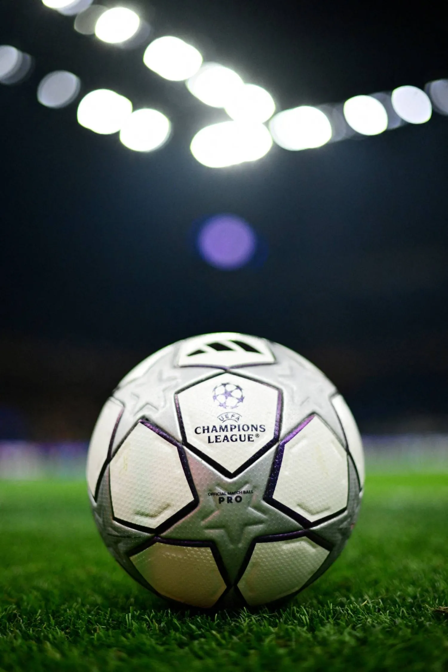 «نايكي» تسعى لأن تكون المورد الرسمي لكرات مسابقات الاتحاد الأوروبي (رويترز)