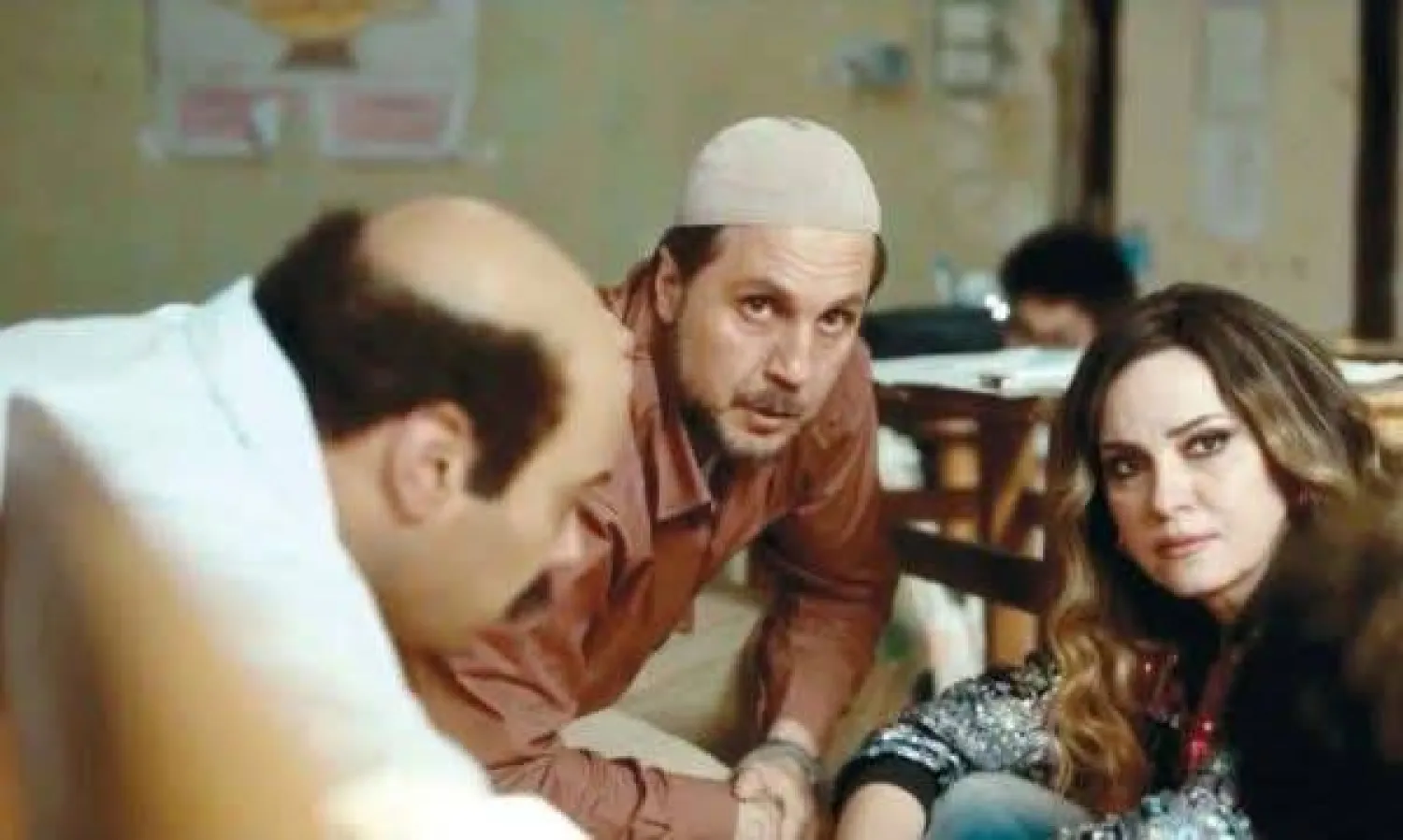 لقطة لأبطال فيلم «برشامة» الذي تصدر إيرادات الأفلام قبل قرارات الإغلاق وخلالها (الشركة المنتجة)