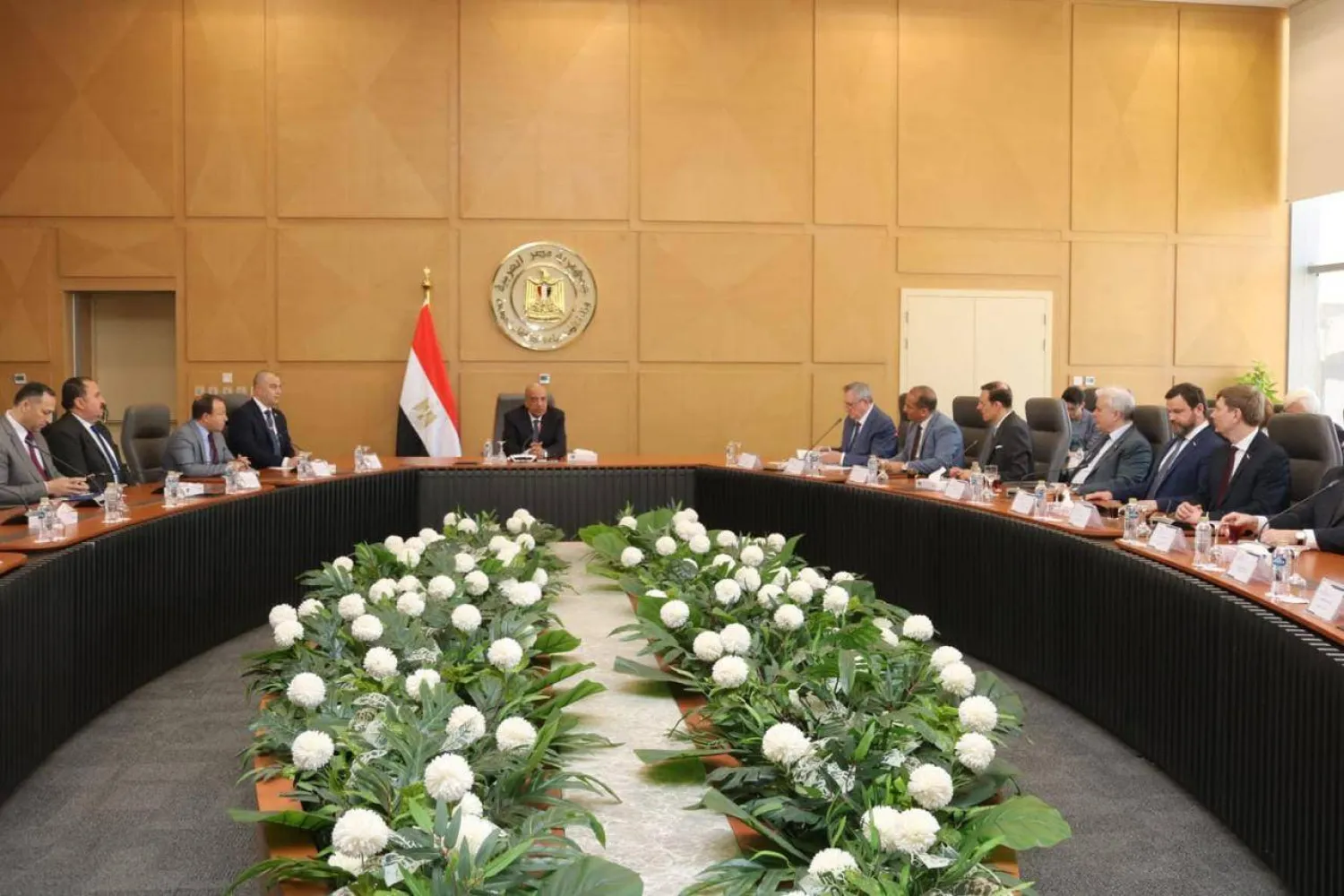 وزير الكهرباء المصري خلال لقاء وفد «الدوما» الروسي الجمعة (وزارة الكهرباء المصرية)