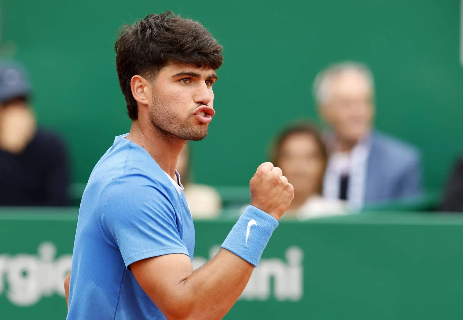 الإسباني كارلوس ألكاراس يتألق في مونت كارلو (إ.ب.أ)