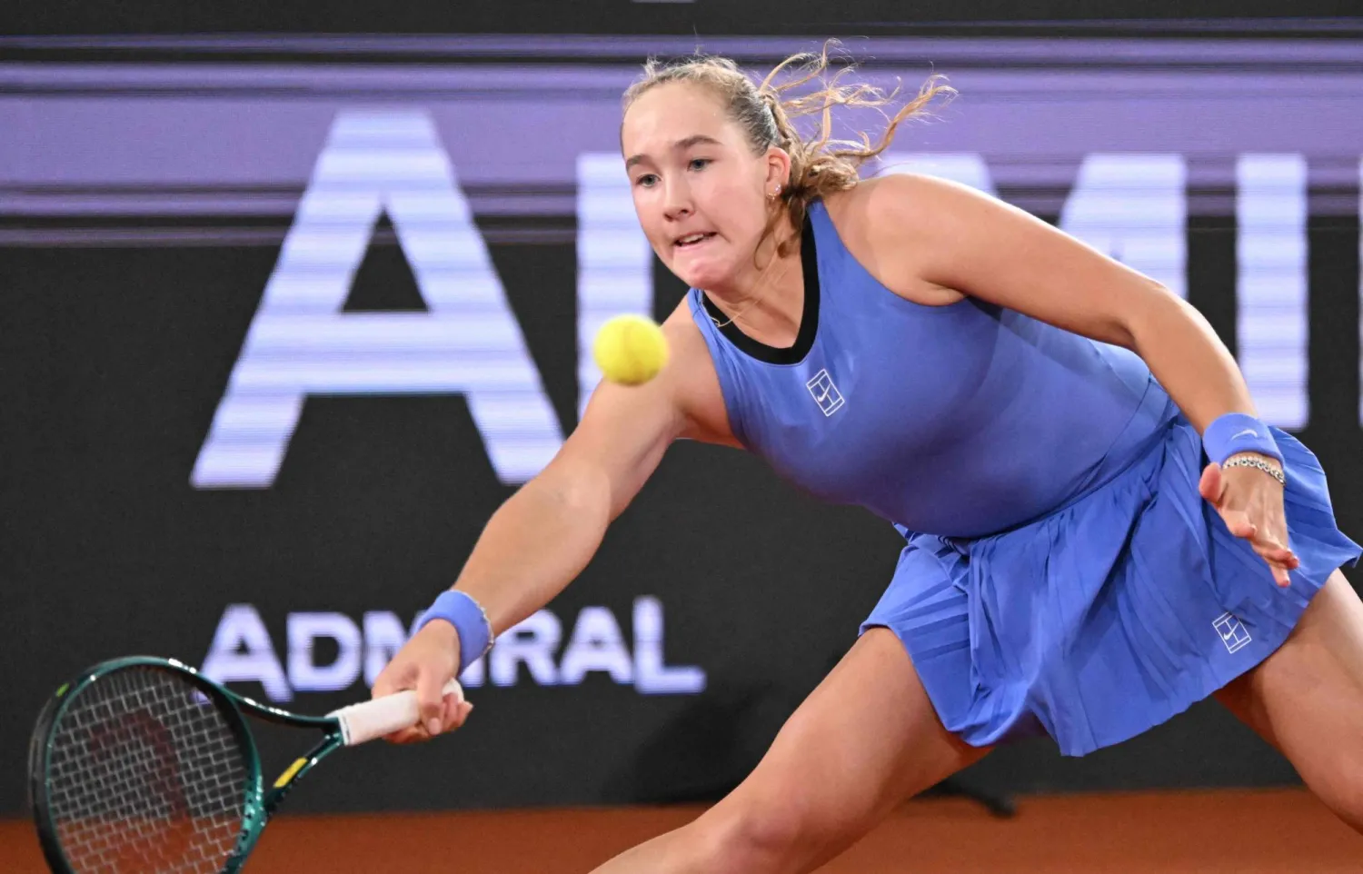 الروسية ميرا أندريفا تتألق في لينز (أ.ف.ب)