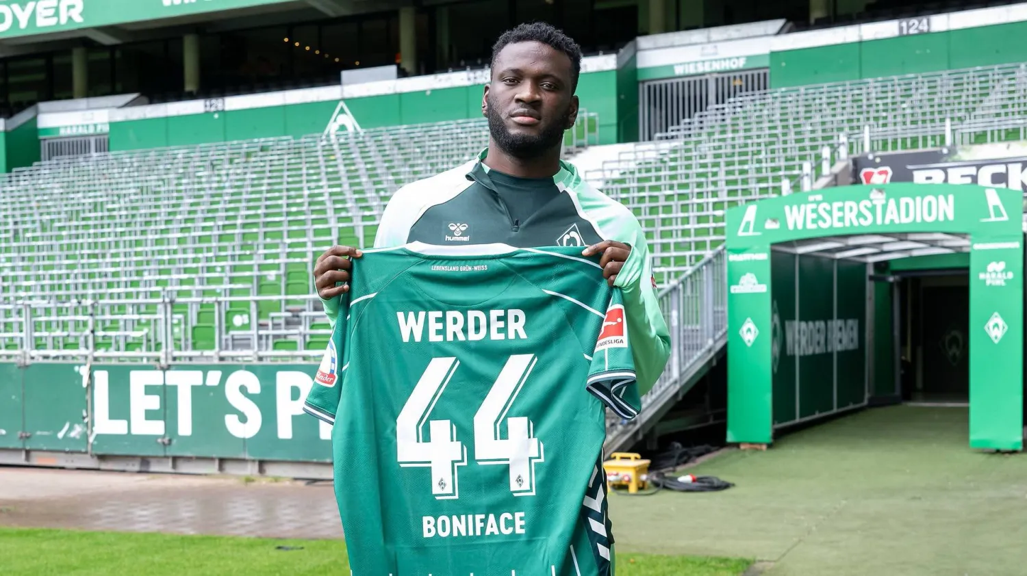 المهاجم فيكتور بونيفاس (نادي فيردر بريمن)