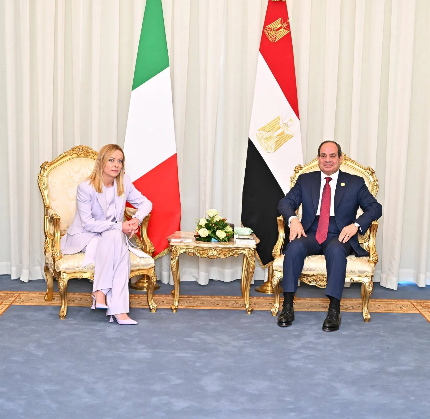من لقاء سابق بين الرئيس المصري عبد الفتاح السيسي ورئيسة وزراء إيطاليا جورجيا ميلوني (الرئاسة المصرية)
