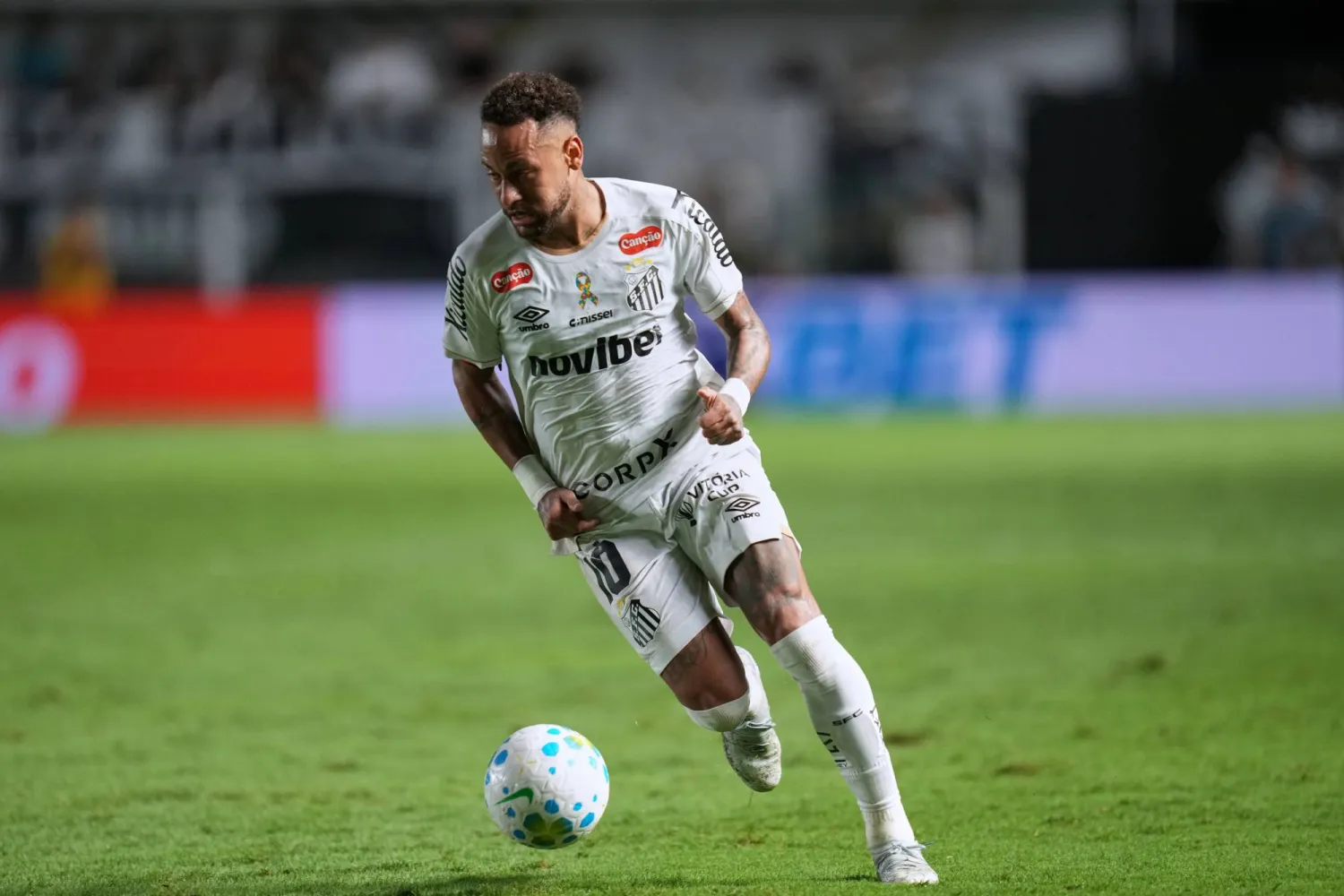 النجم البرازيلي نيمار (أ.ب)