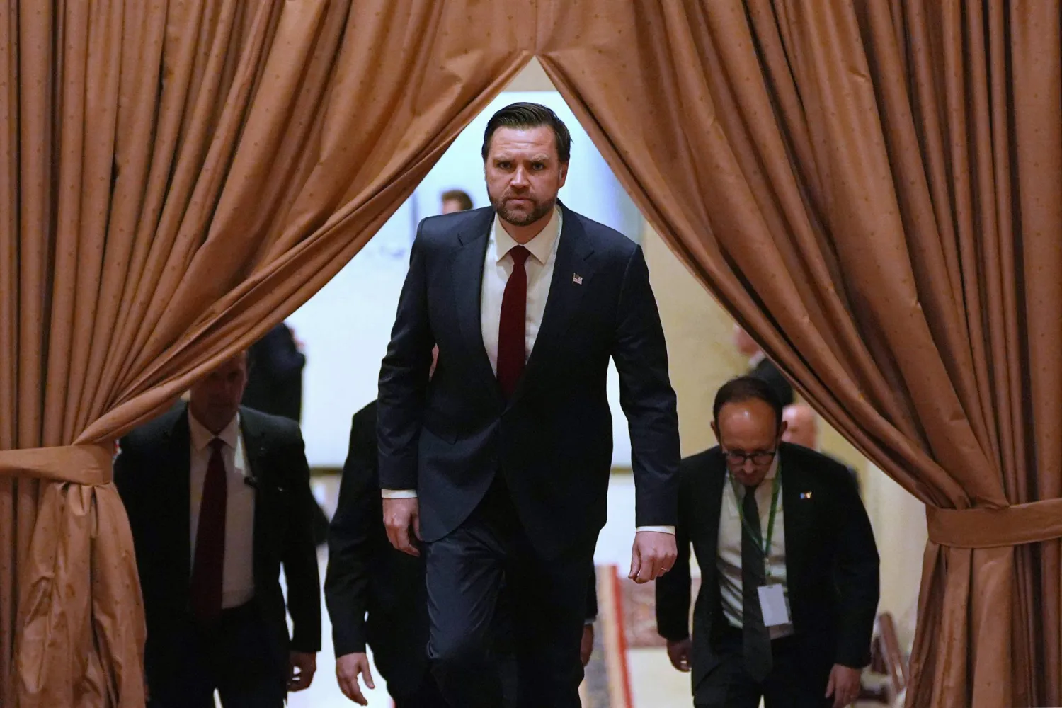 محادثات إسلام آباد تتواصل… و«هرمز» نقطة خلافية رئيسية (تغطية حية)