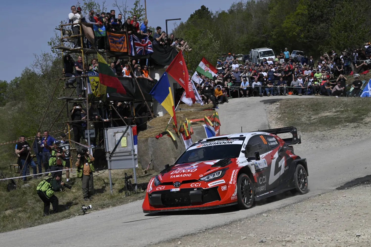 ورث كاتسوتا المركز الأول متقدماً بفارق 20:7 ثانية على زميله باياري (إ.ب.أ)