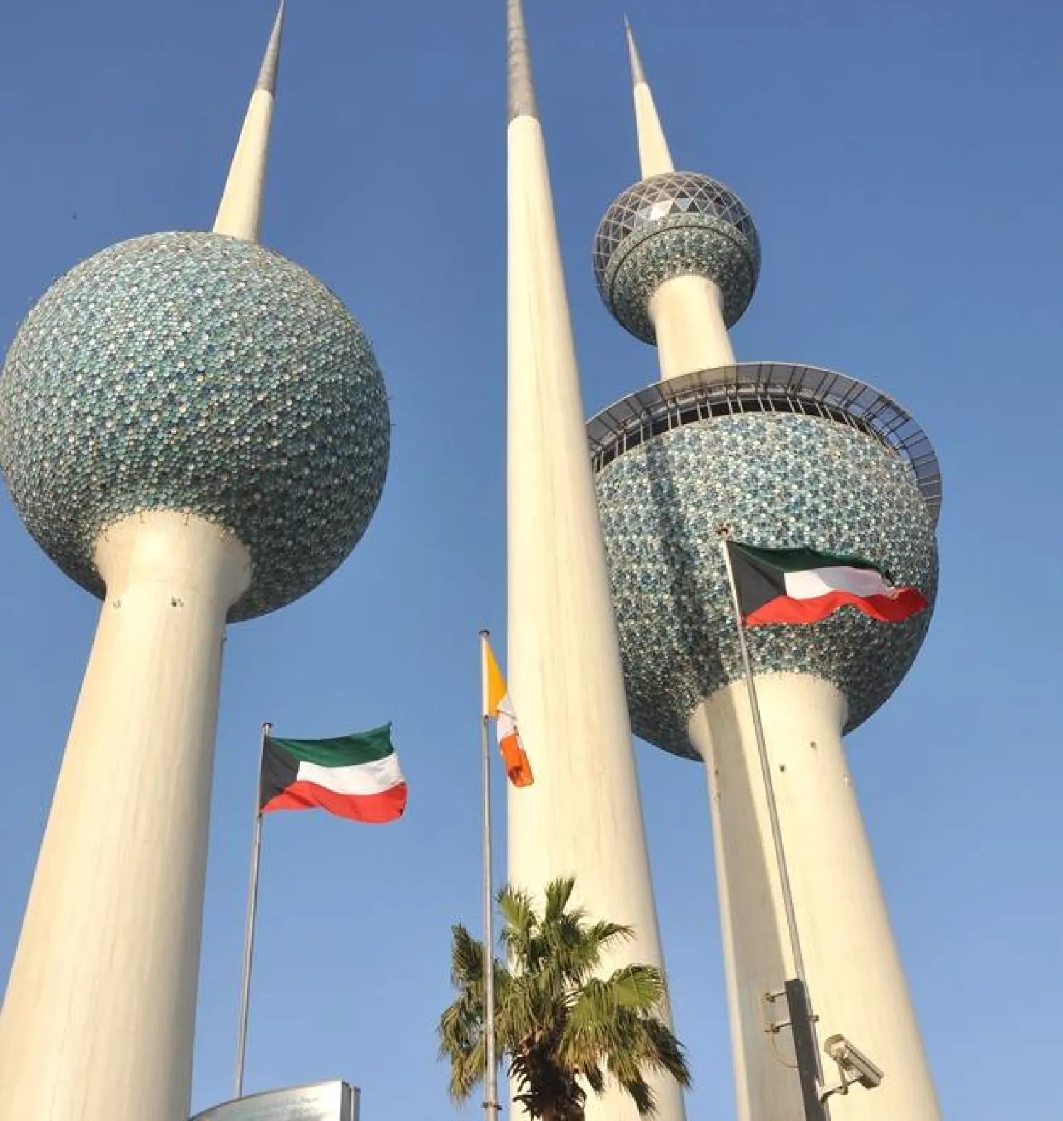 بهذا الإدراج الجديد يرتفع عدد المشمولين بقائمة مكافحة الإرهاب في الكويت إلى 219 شخصاً وكياناً (كونا)