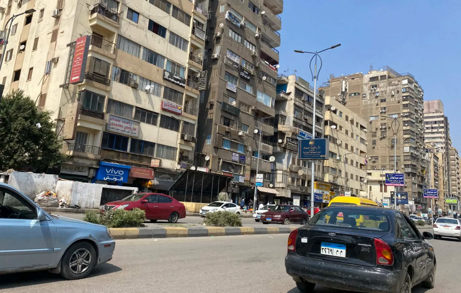 وسائل التواصل الاجتماعي دعمت انتشار قصص الانتحار في مصر (الشرق الأوسط)