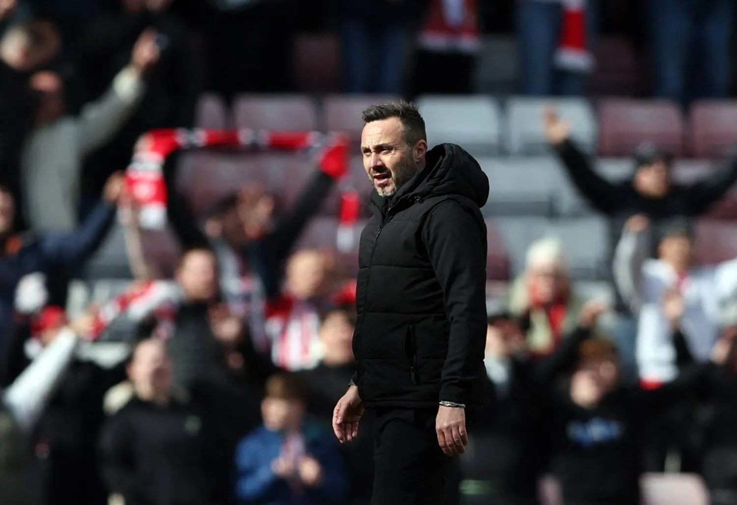 روبرتو دي زيربي المدير الفني لفريق توتنهام هوتسبير (رويترز)