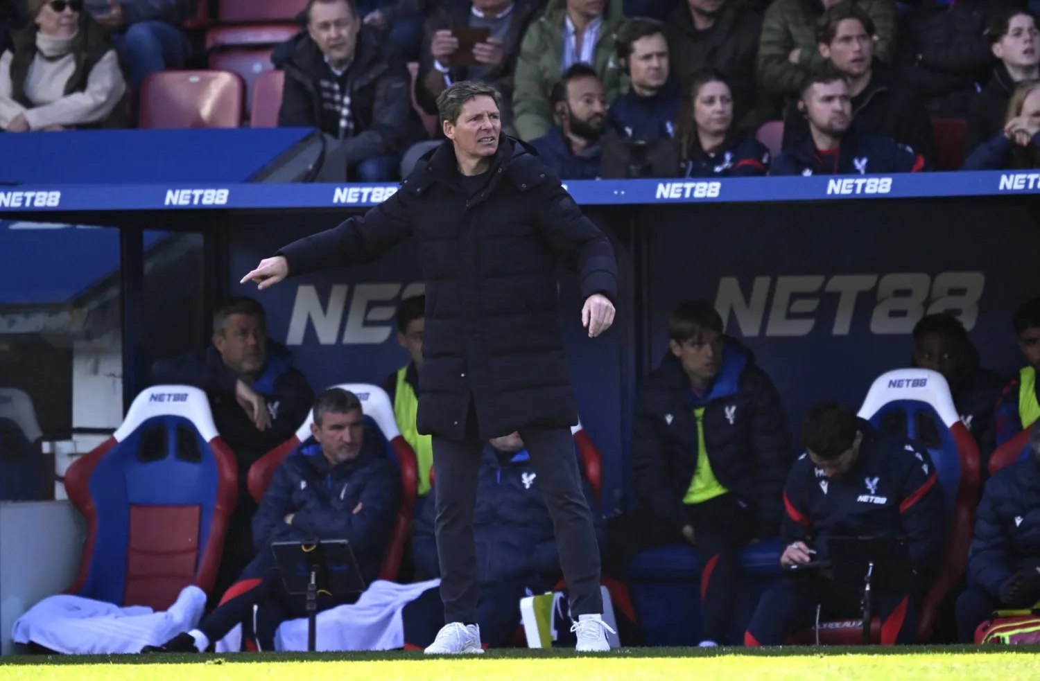 أوليفر غلاسنر مدرب كريستال بالاس (رويترز)