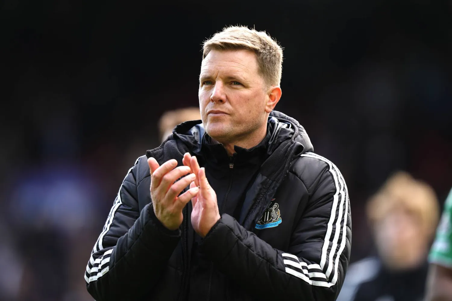 12 April 2026, United Kingdom, London: Newcastle United manager Eddie Howe applauds the fans following the English Premier League soccer match between Crystal Palace and Newcastle United at Selhurst Park. Photo: Jordan Pettitt/PA Wire/dpa