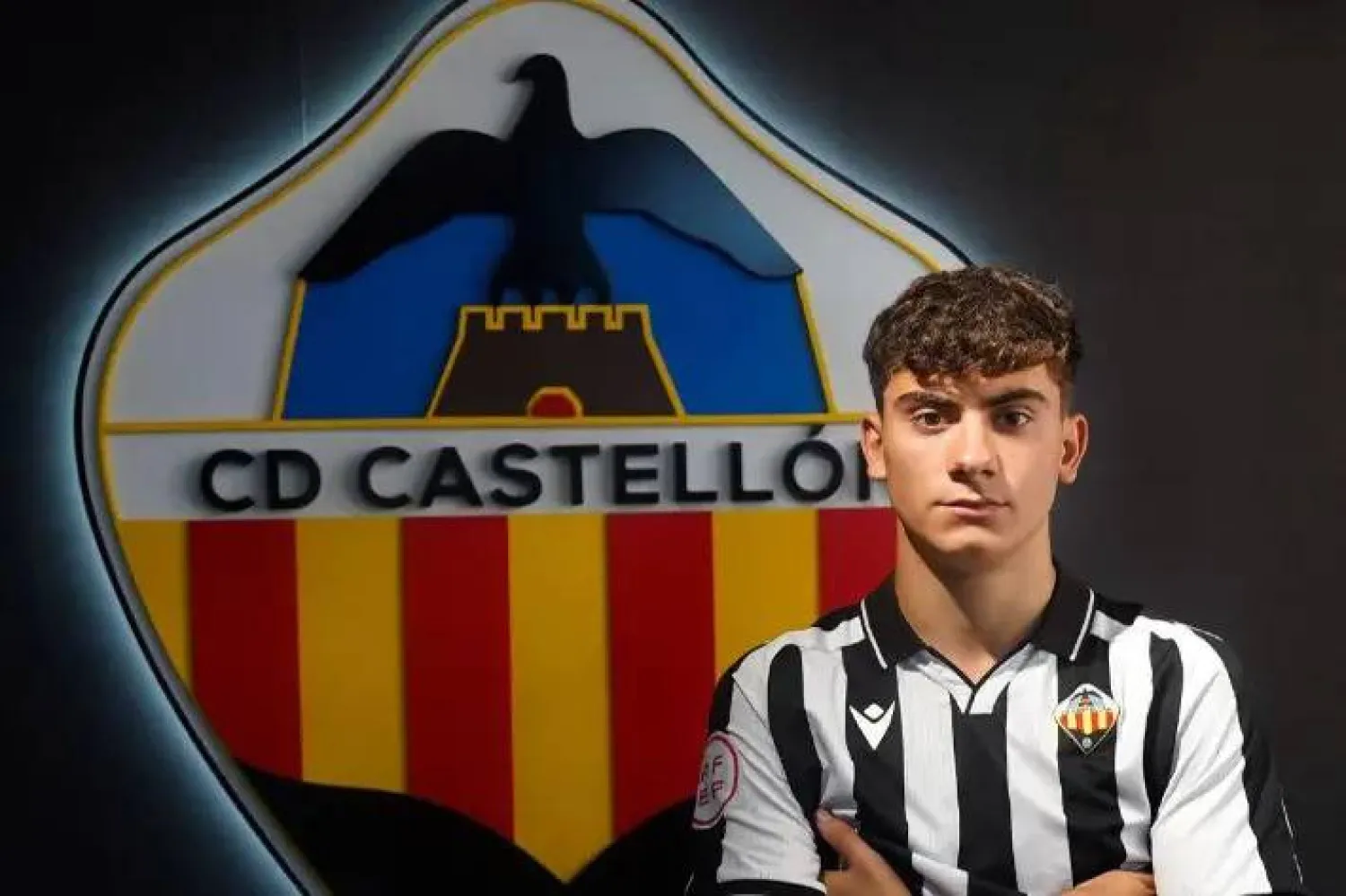 المهاجم الشاب فران سانتاماريا (نادي كاستيلون)