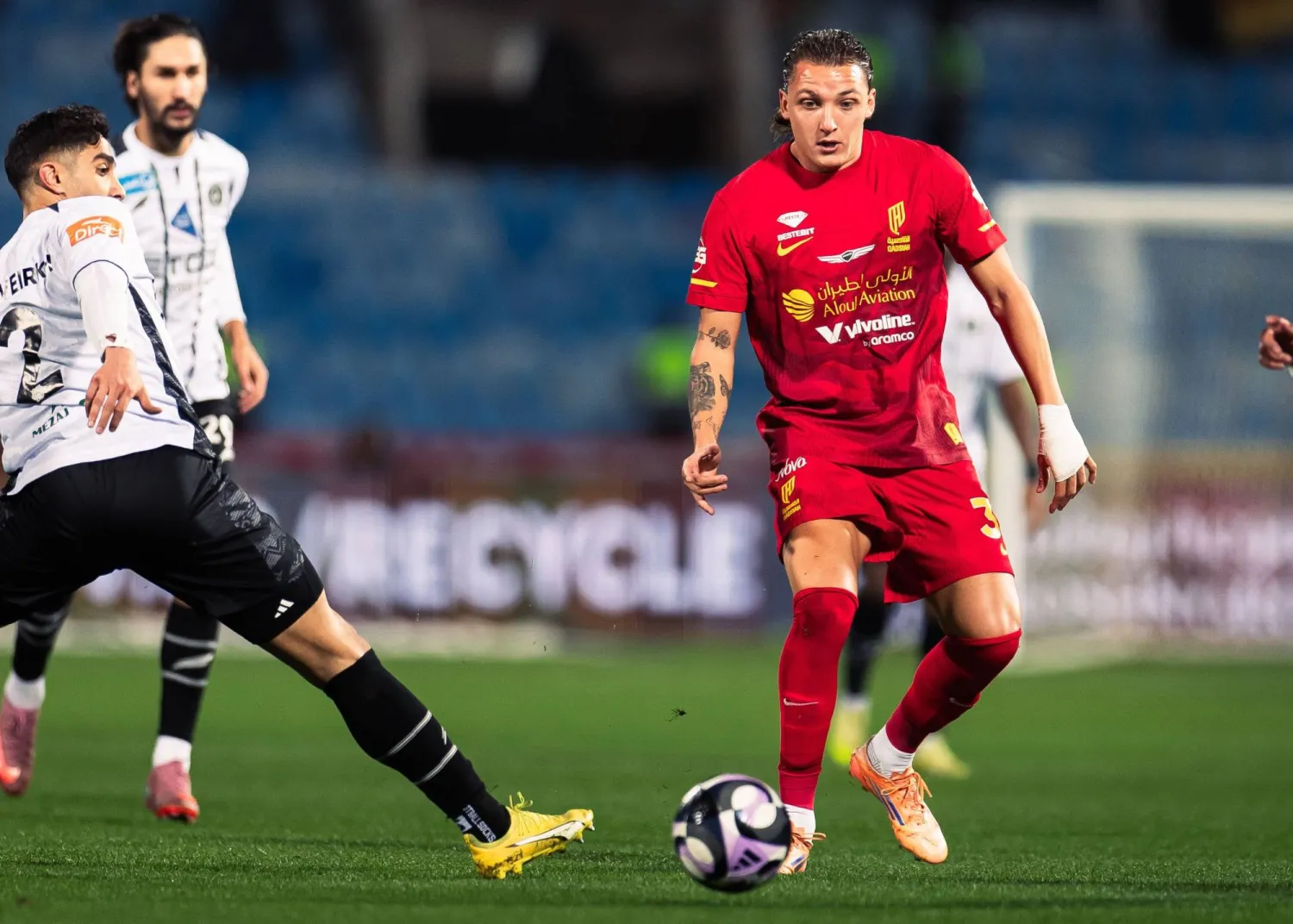 من مباراة الدور الأول بين الشباب والقادسية (نادي الشباب)