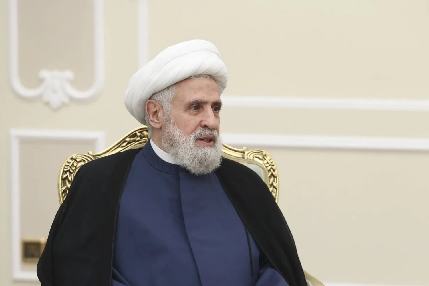 صورة منشورة في 29 يوليو 2024 بالعاصمة الإيرانية طهران تظهر نائب أمين عام «حزب الله» حينها نعيم قاسم خلال اجتماع (د.ب.أ)