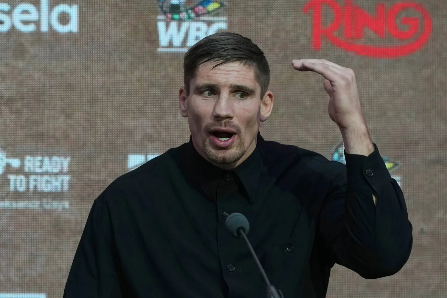 أولكسندر أوسيك (أ.ب)