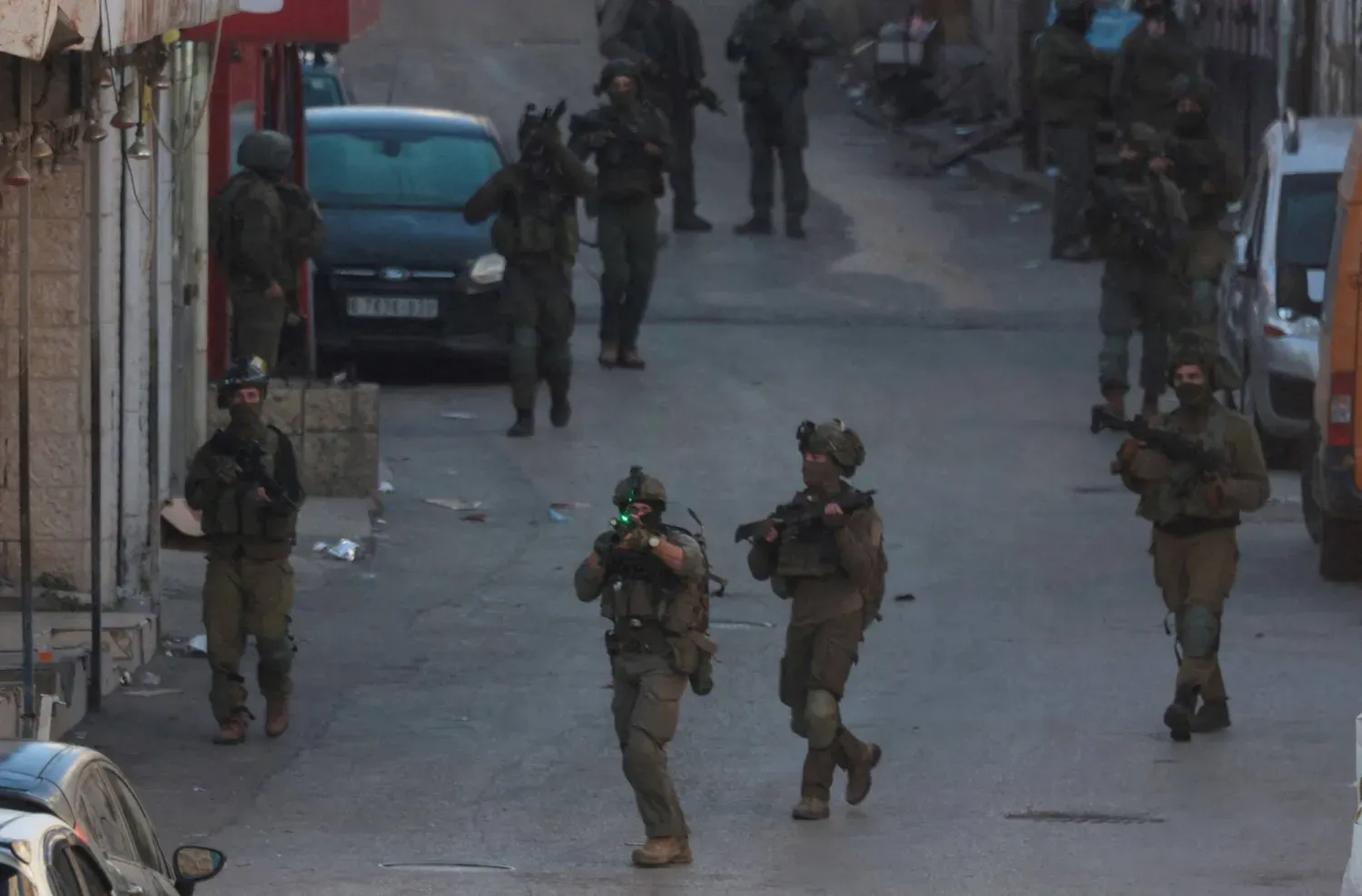 Ramallah’ta İsrail Ordusu devriyesi (Reuters)