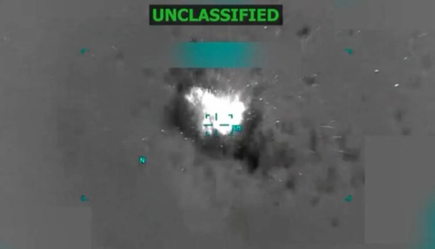 ضربة أميركية استهدفت قارباً يُشتبه في استخدامه لتهريب المخدرات في شرق المحيط الهادئ العام الماضي (أرشيفية - رويترز)