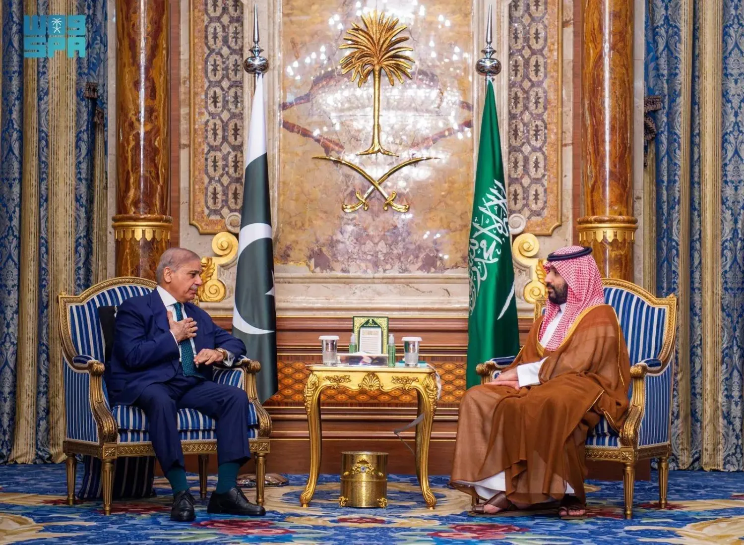 Saudi Crown Prince and Prime Minister Mohammed bin Salman bin Abdulaziz Al Saud met with Prime Minister of Pakistan Muhammad Shehbaz Sharif. (SPA)