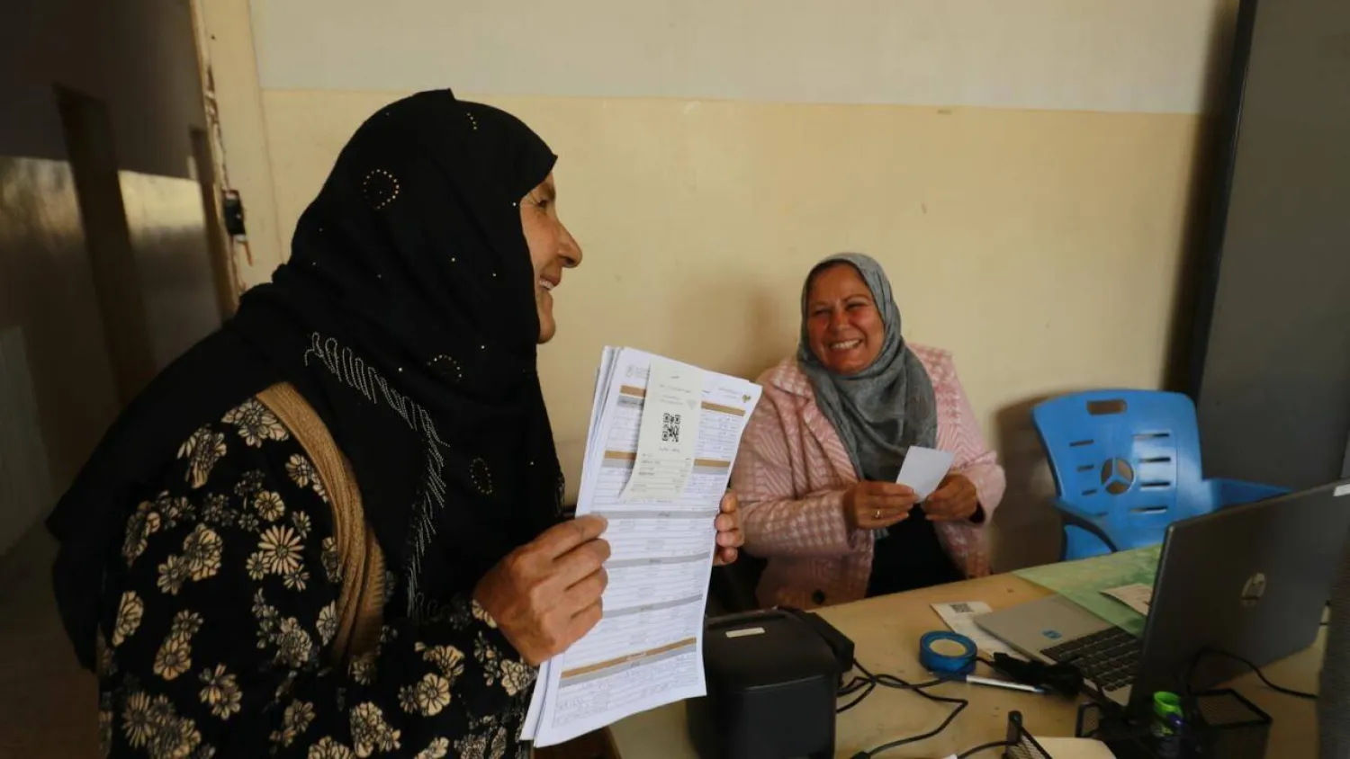"Unregistered" Kurds, who have been stateless since a controversial 1962 census, have been flocking to registration centers across Syria. Delil SOULEIMAN / AFP
