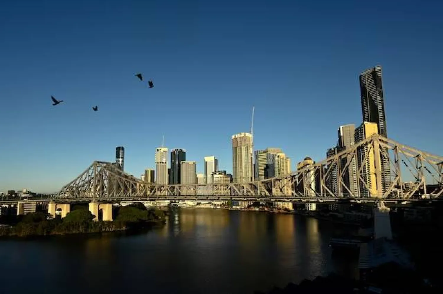 نهر فيتزروي بوسط ولاية كوينزلاند لاستضافة منافسات التجديف (رويترز)