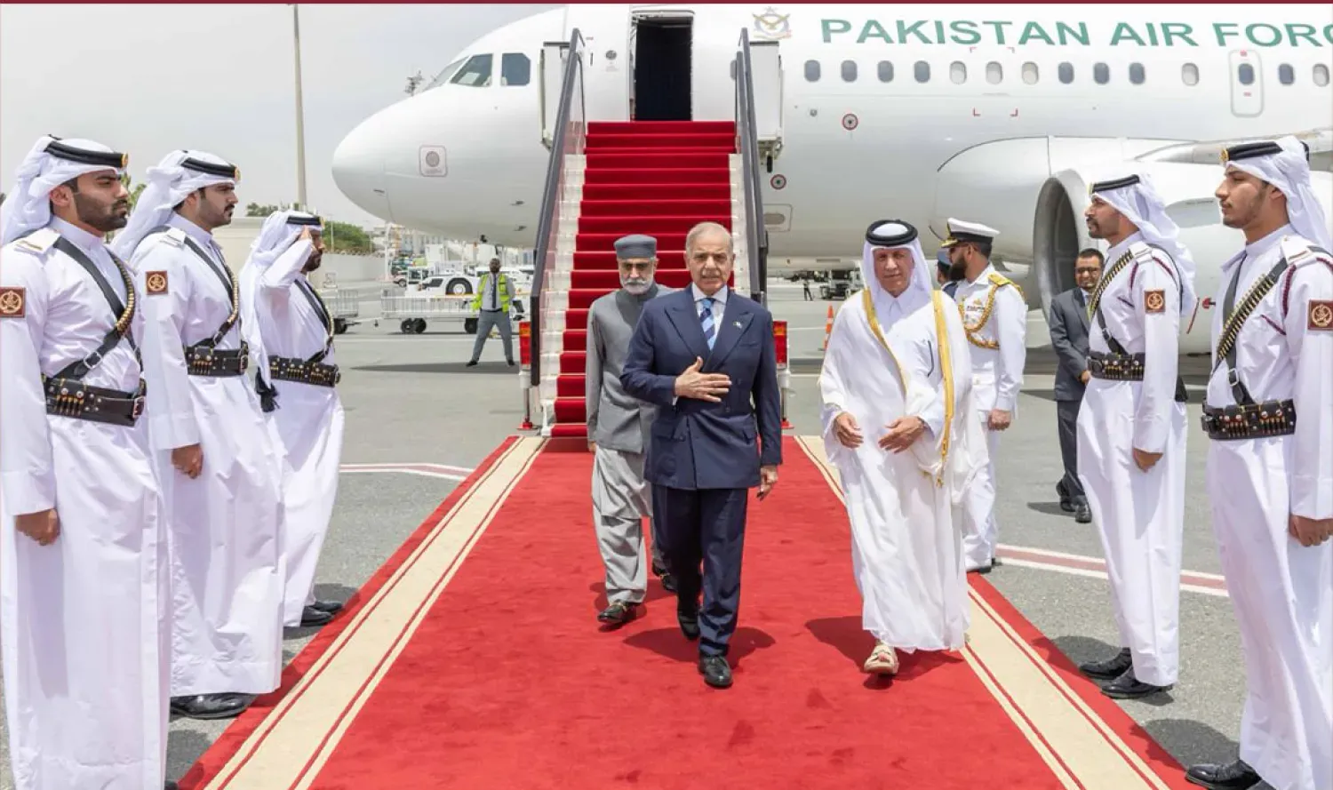 Pakistan Başbakanı çalışma ziyareti için Doha'ya geldi (QNA)