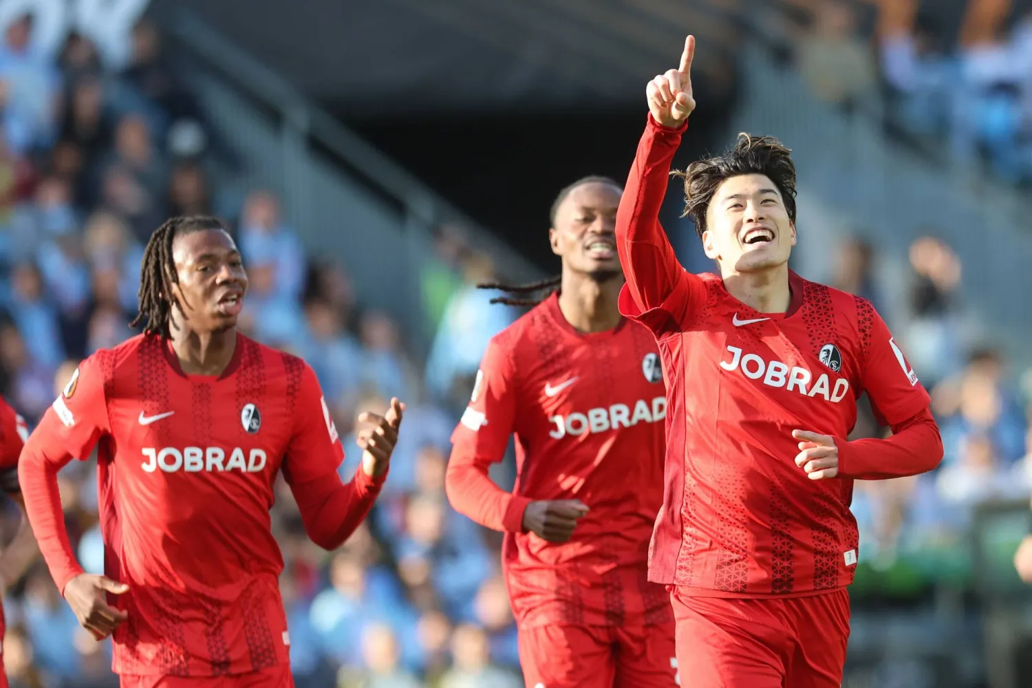 فرايبورغ يلتقي في قبل النهائي مع الفائز من سبورتنغ براغا وريال بيتيس (إ.ب.أ)