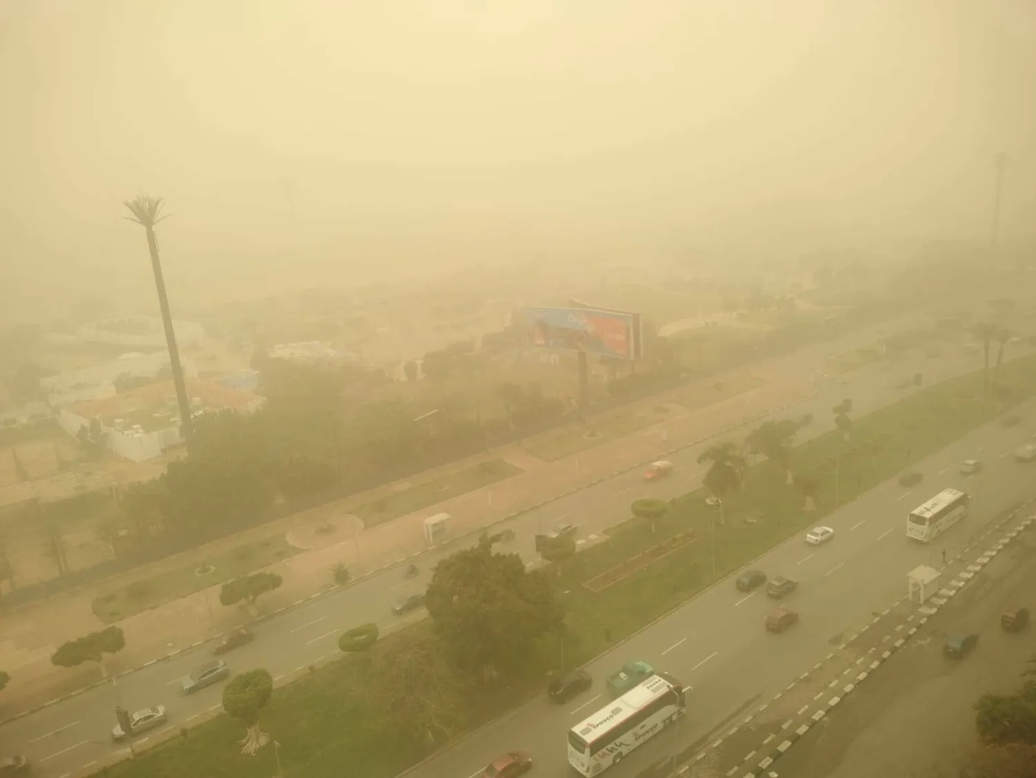 العواصف الترابية تؤثر على القيادة (الشرق الأوسط)