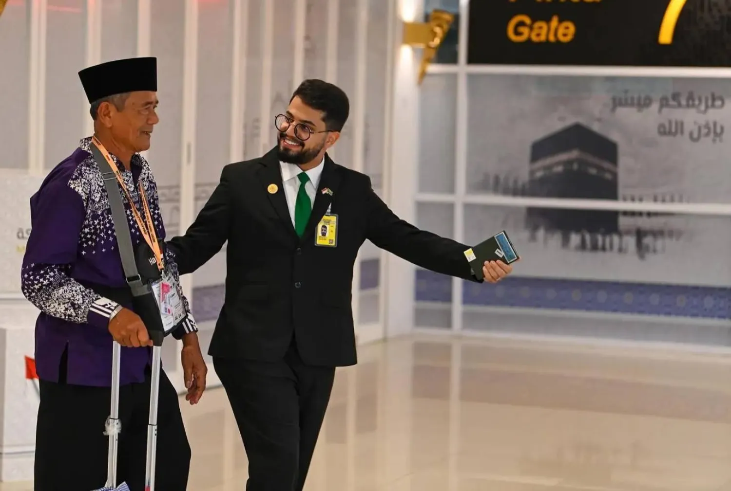 تعمل مبادرة «طريق مكة» على إنهاء إجراءات الحجاج في بلدانهم بكل يسر وسهولة (واس)