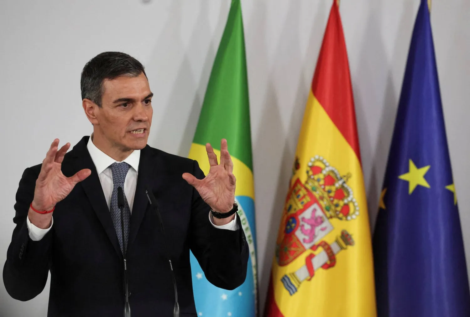 Spain's Prime Minister Pedro Sanchez and Brazil's President Luiz Inacio Lula da Silva (Not Pictured) attend a press conference during the summit between Spain and Brazil in Barcelona, Spain, April 17, 2026. (Reuters) 