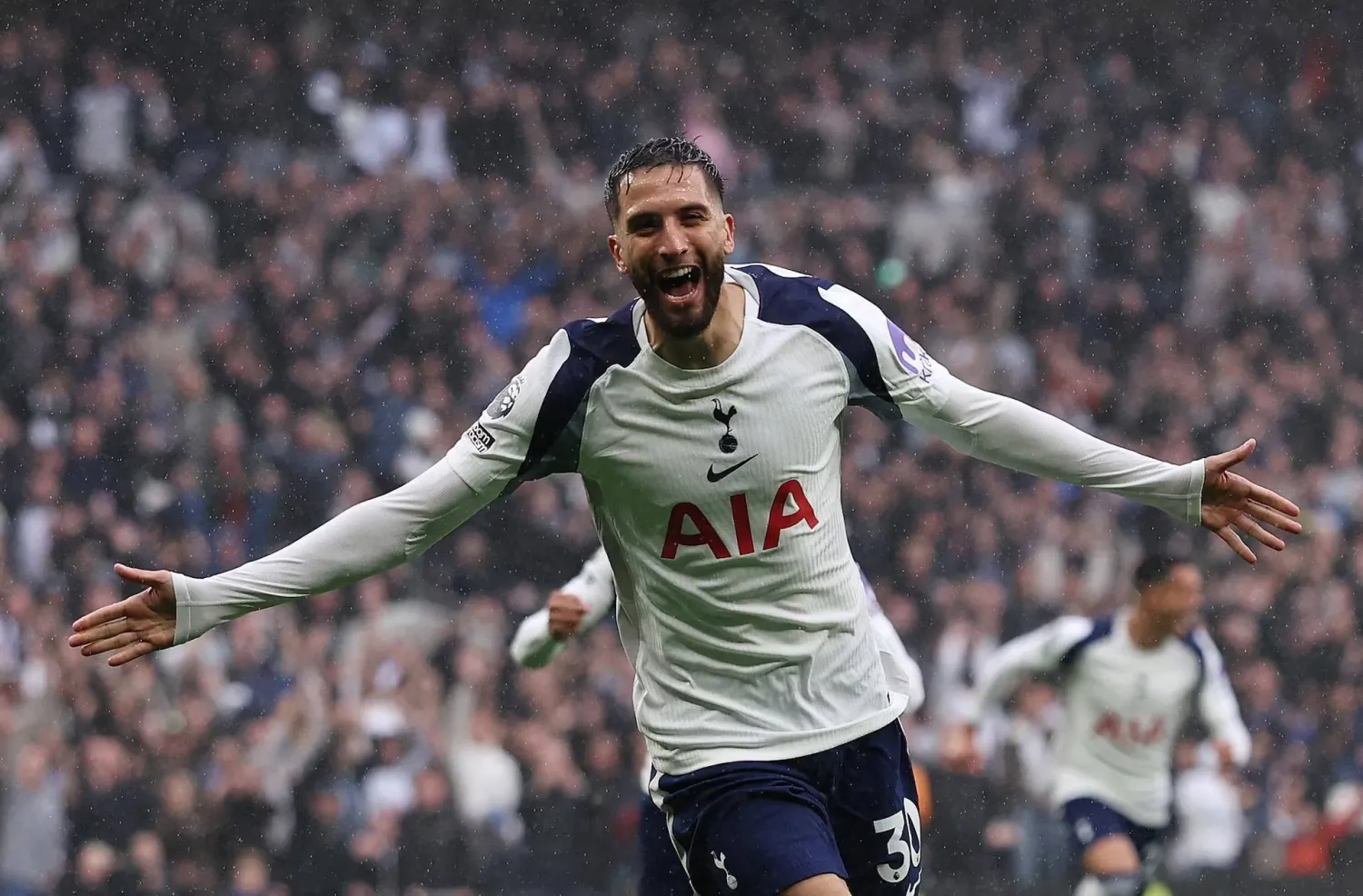 عودة بنتانكور تعزز حظوظ توتنهام في صراع تفادي الهبوط (رويترز)