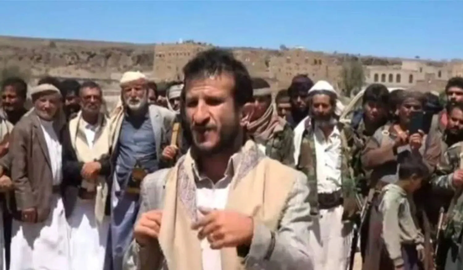 A gathering of Yemen’s Qaifa tribes rejecting Houthi death sentences against 11 of their members (X)
