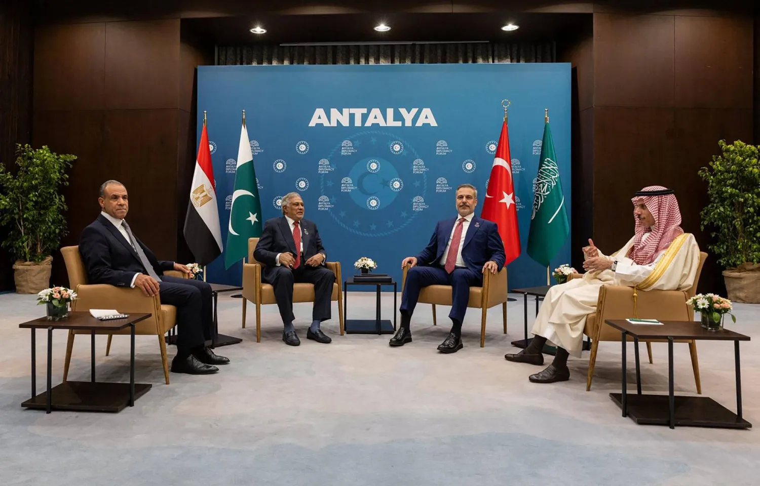 This handout photograph taken and released by Turkish Foreign Ministry on April 17, 2026, shows Türkiye's Foreign Minister Hakan Fidan (2nd R), Saudi Arabia's Foreign Minister Faisal bin Farhan Al-Saud (R), Egyptian counterpart Badr Abdelatty (L) and Pakistan's Foreign Minister Ishaq Dar (2nd L) poses family photo during the 5th edition of the Antalya Diplomacy Forum (ADF2026) in Antalya. (Photo by Turkish Foreign Ministery Press Service / TURKISH FOREIGN MINISTRY / AFP) 