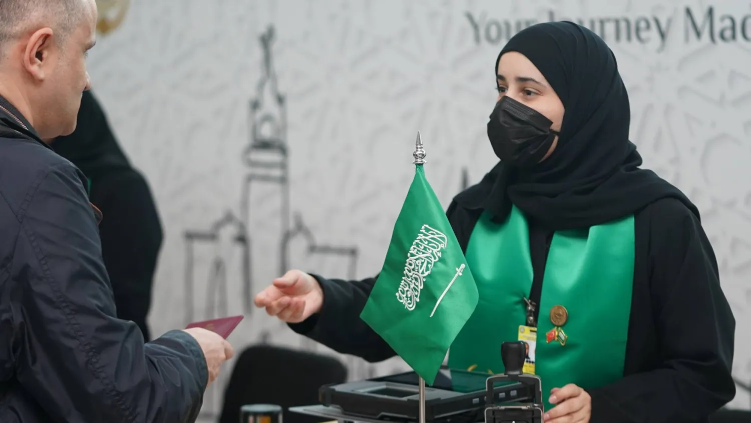 مبادرة «طريق مكة» تختصر إجراءات السفر وتسرّع وصول الحجاج (واس)