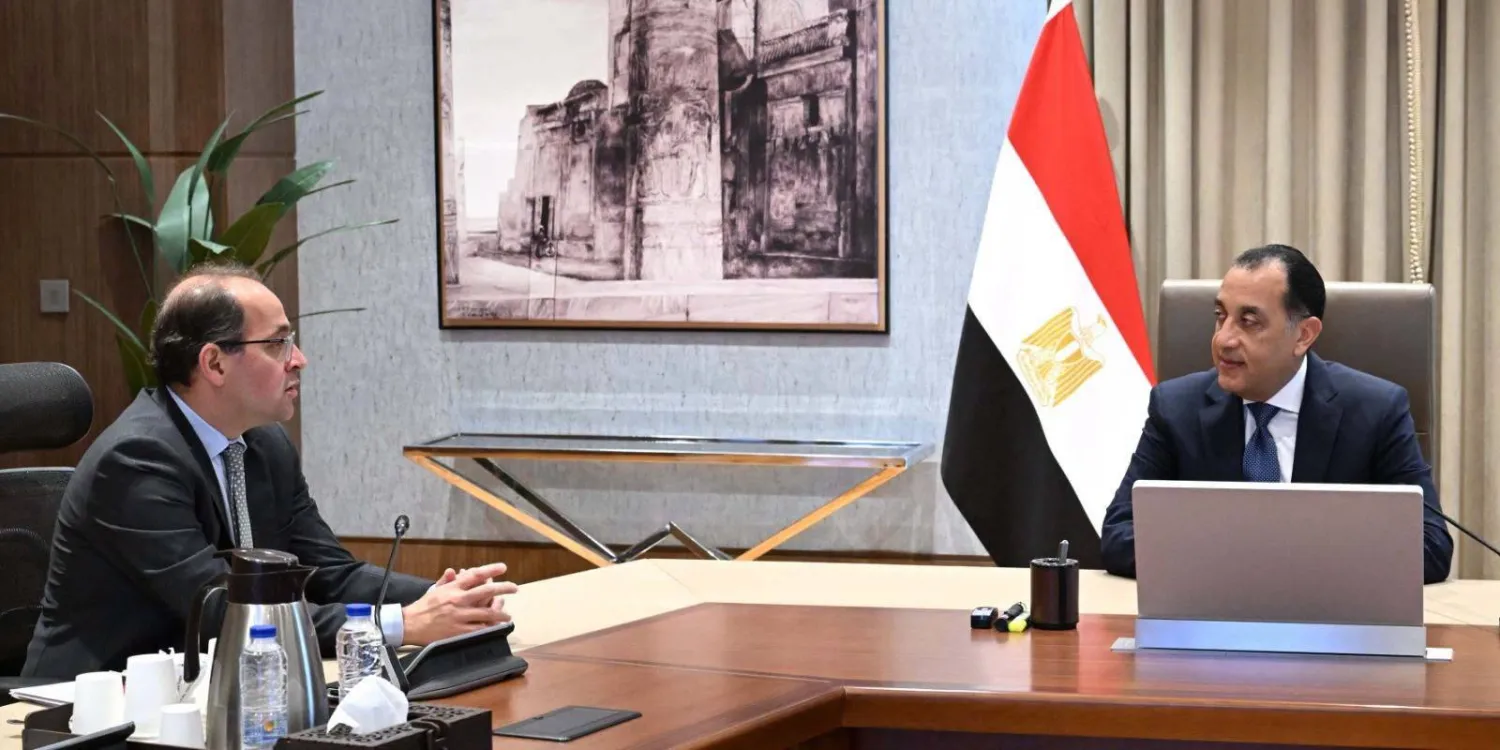 رئيس الوزراء المصري خلال اجتماع مع وزير المالية لبحث نتائج اجتماعه مع صندوق النقد الدولي (مجلس الوزراء المصري)