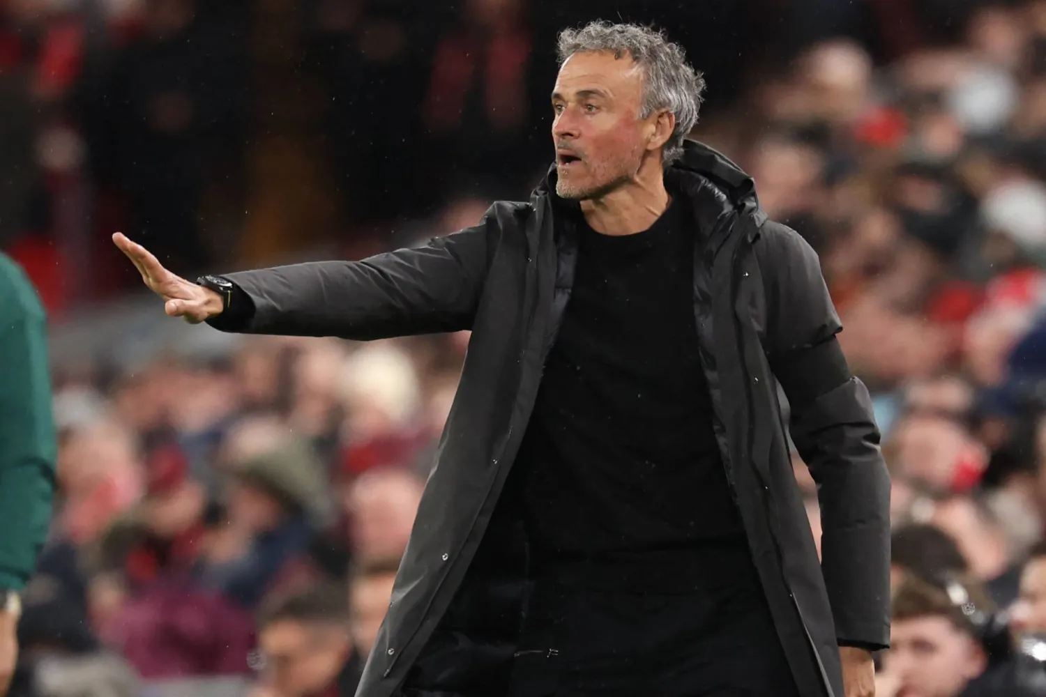 لويس إنريكي مدرب باريس سان جيرمان (أ.ف.ب)