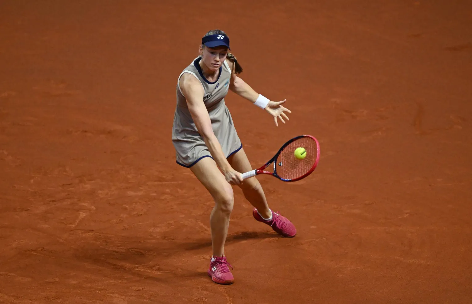 ريباكينا خلال المواجهة (أ.ب)