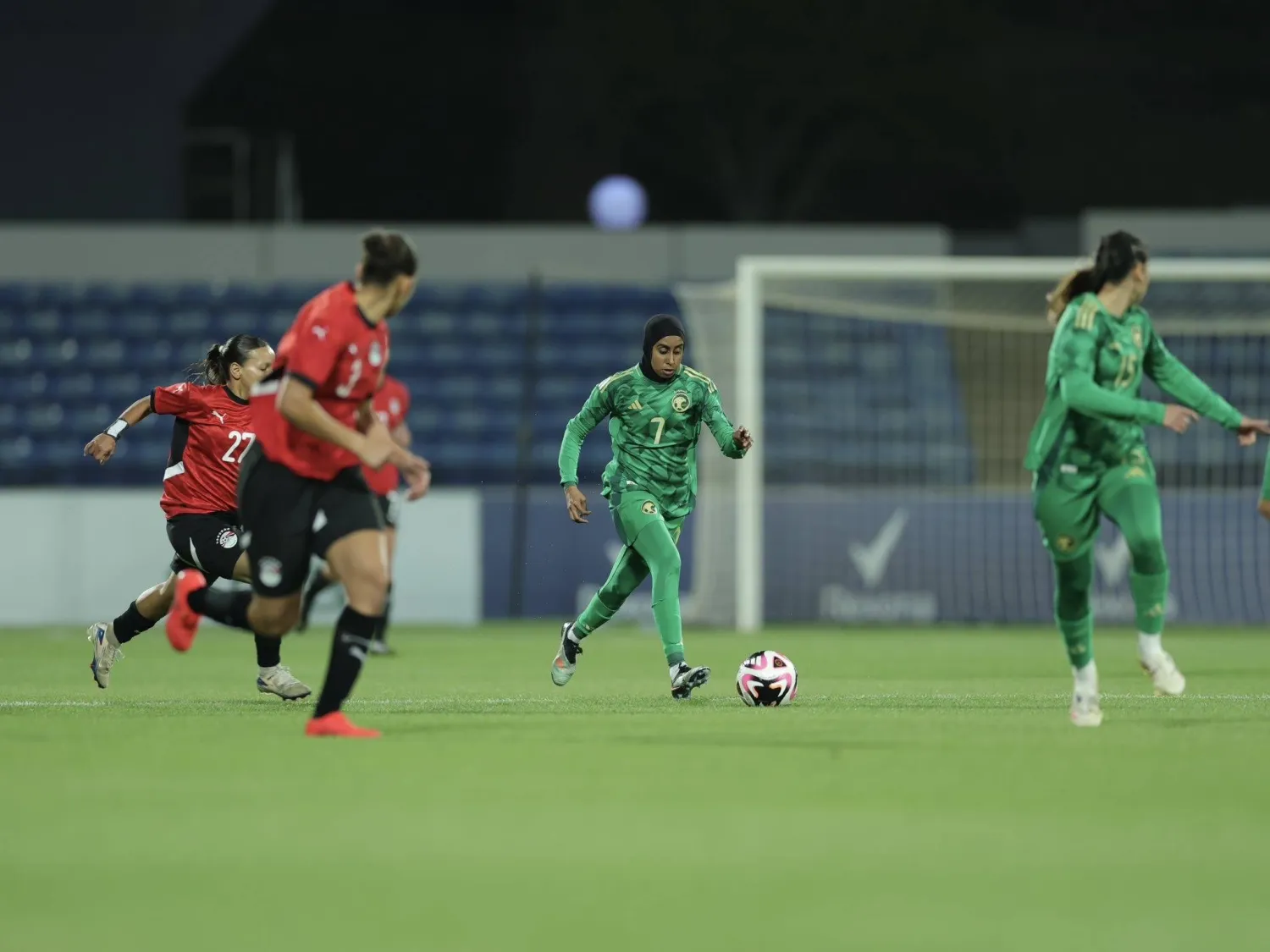 من ودية سيدات الأخضر أمام مصر (الشرق الأوسط)