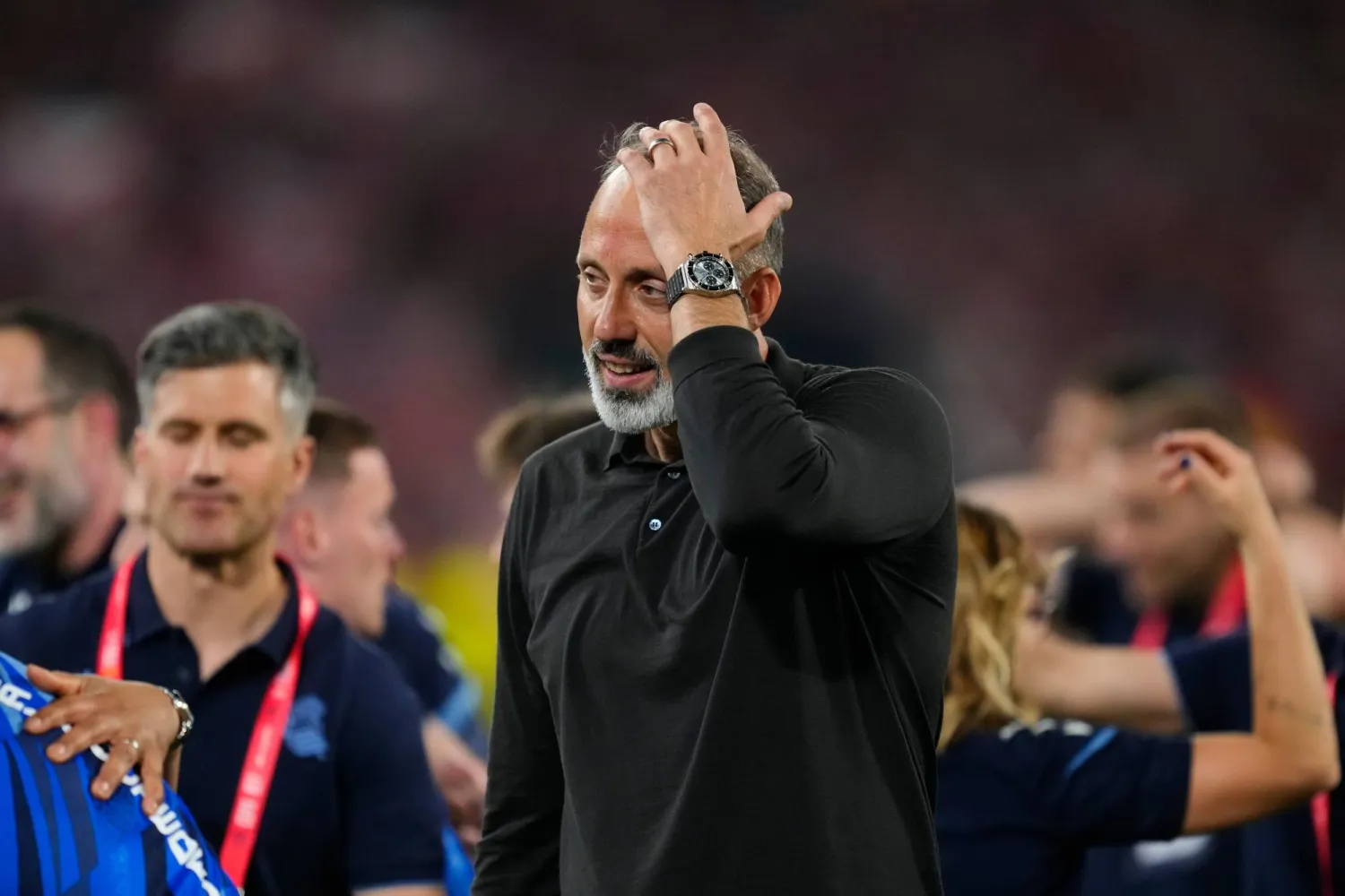  Real Sociedad's head coach Pellegrino Matarazzo celebrates after winning the Copa del Rey final soccer match between Atletico Madrid and Real Sociedad in Seville, Spain, Saturday, April. 18, 2026. (AP) 